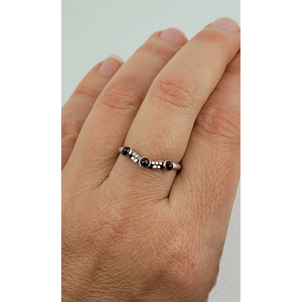 Vintage Style Black Spinel Curved Ring in Sterling Silver