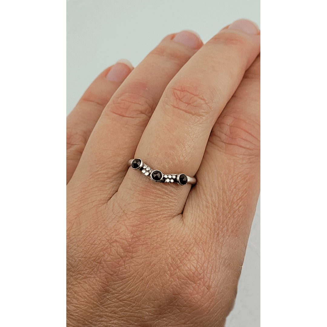 Vintage Style Black Spinel Curved Ring in Sterling Silver