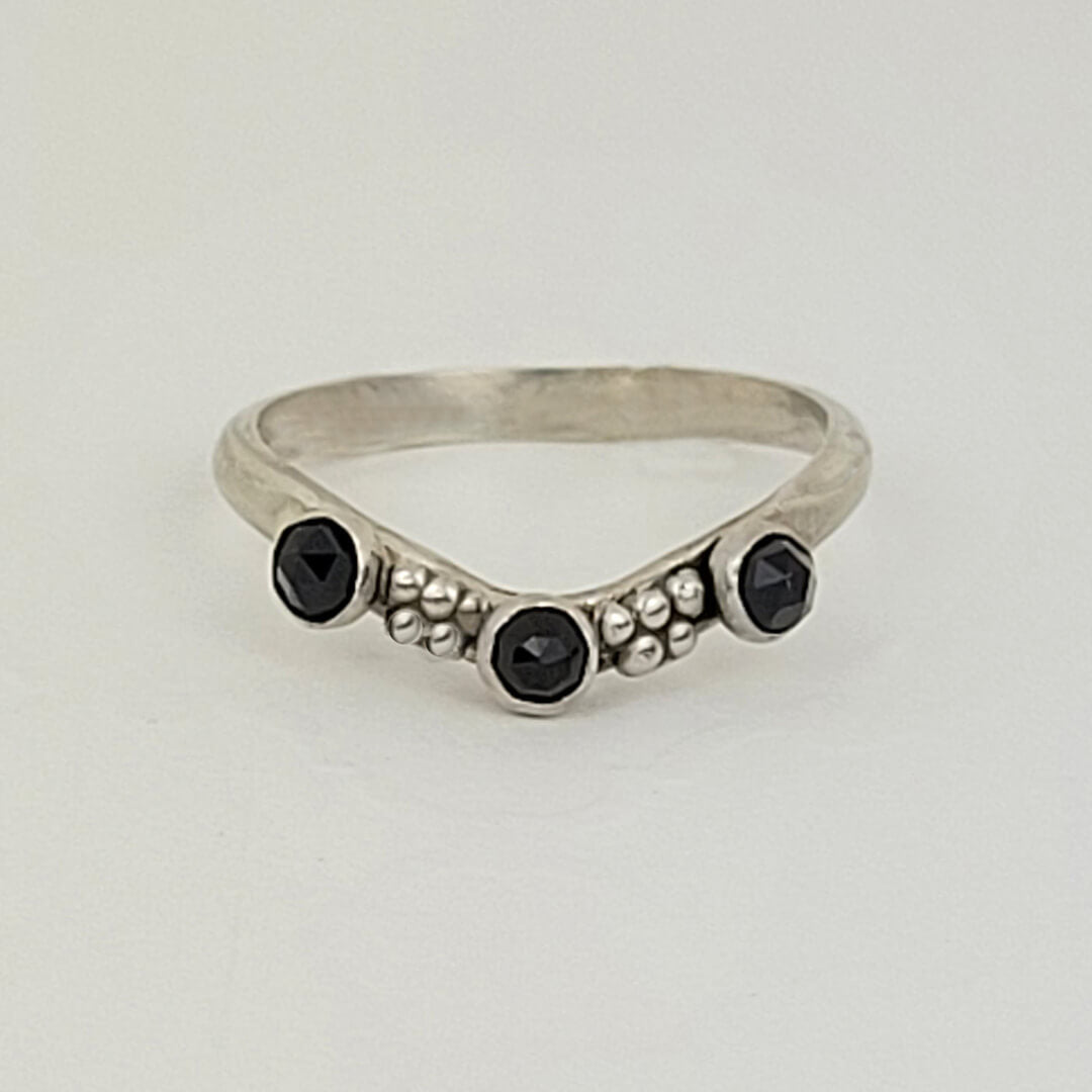 Vintage Style Black Spinel Curved Ring in Sterling Silver