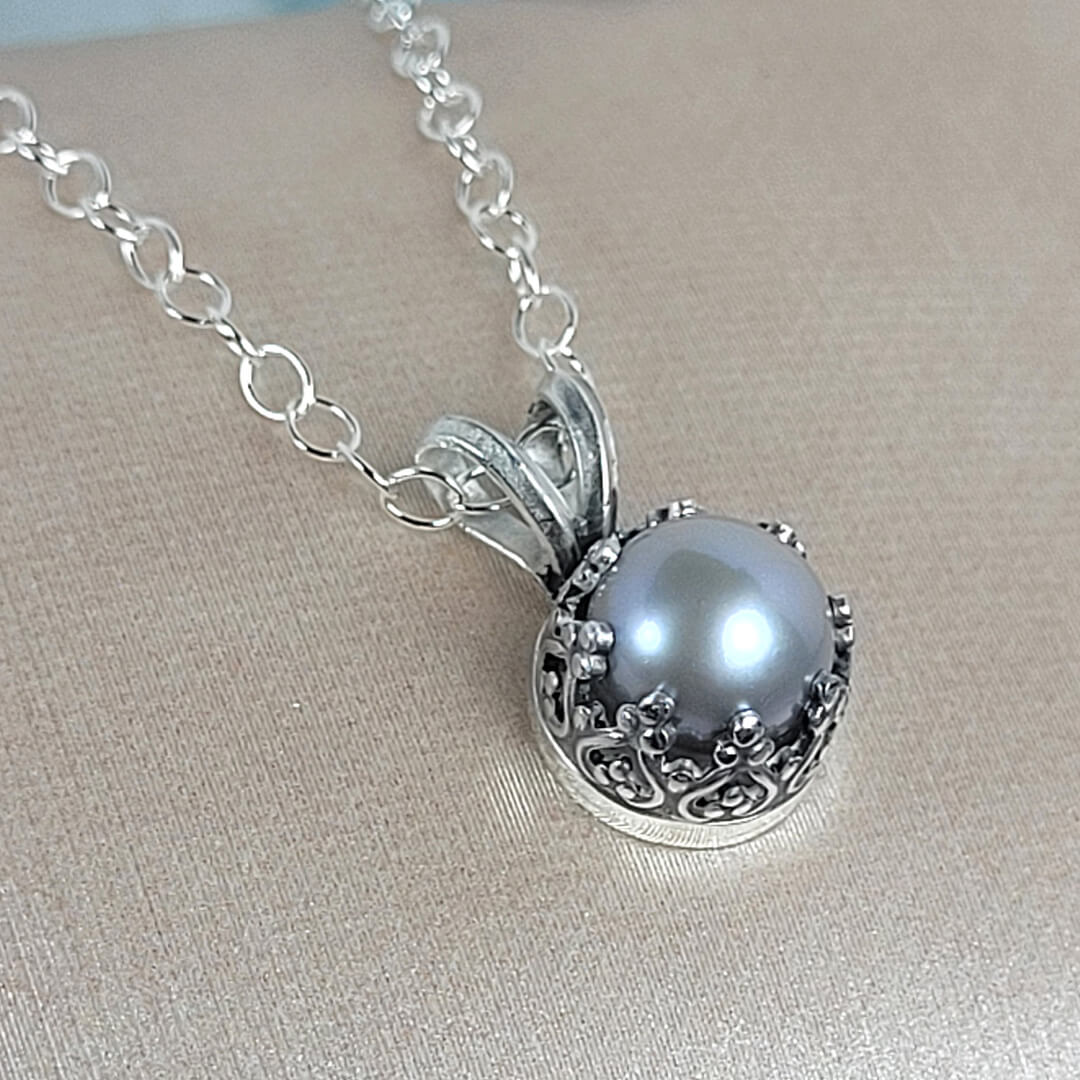 Edwardian Vintage Style Gray Pearl Pendant Necklace in Sterling Silver