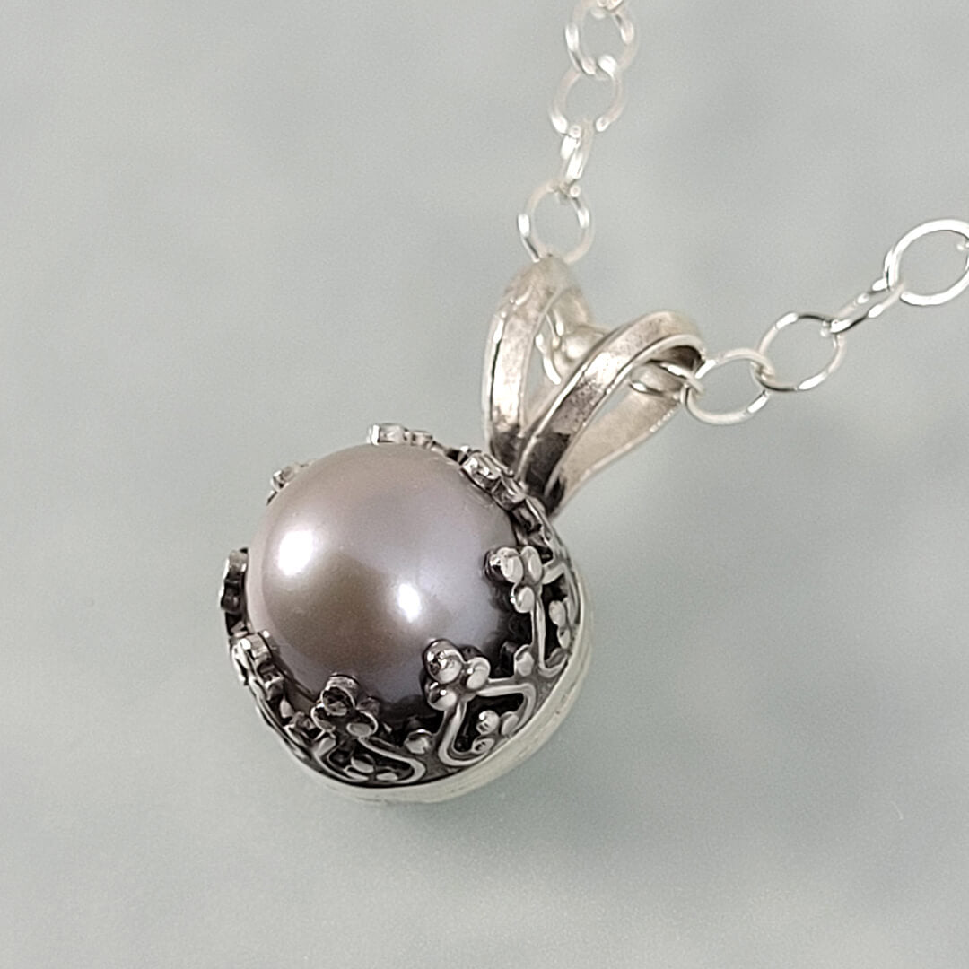 Edwardian Vintage Style Gray Pearl Pendant Necklace in Sterling Silver