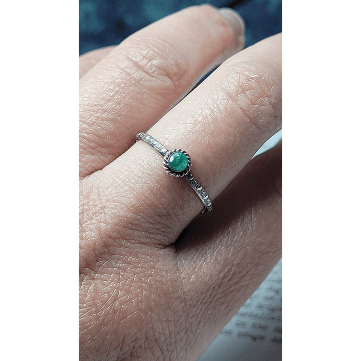 Vintage Style Emerald May Birthstone Ring in Sterling Silver