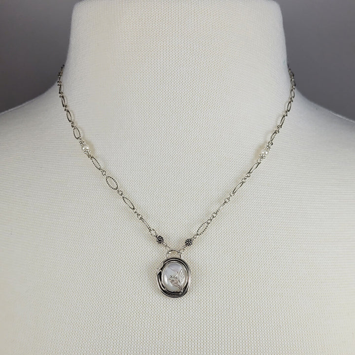 nature-inspired mother of pearl necklace with leaves in sterling silver