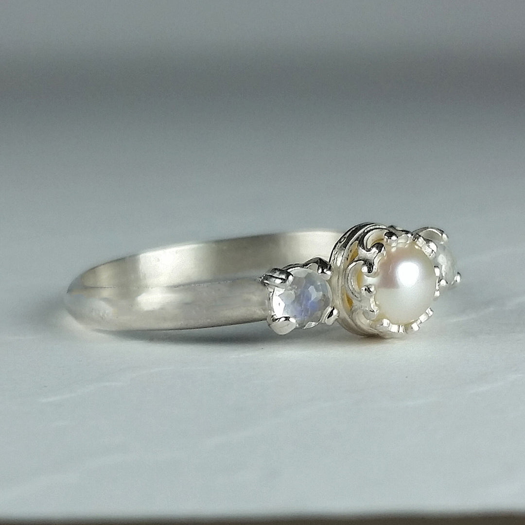Pearl and moonstone ring in sterling silver