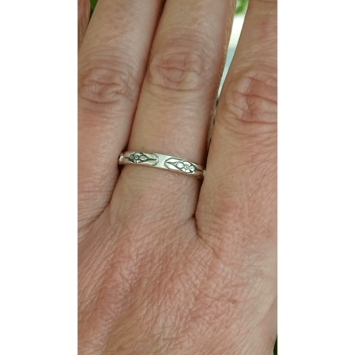 Victorian style floral wedding ring in sterling silver
