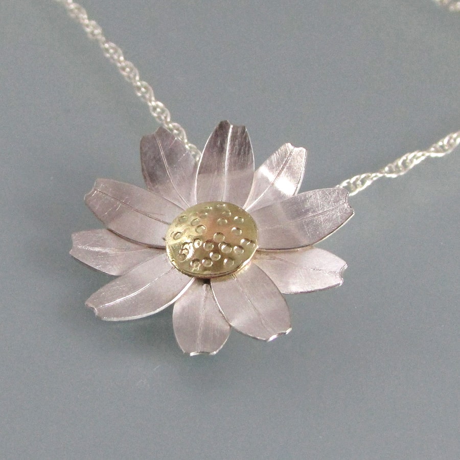 daisy necklace in sterling silver and 10kt gold