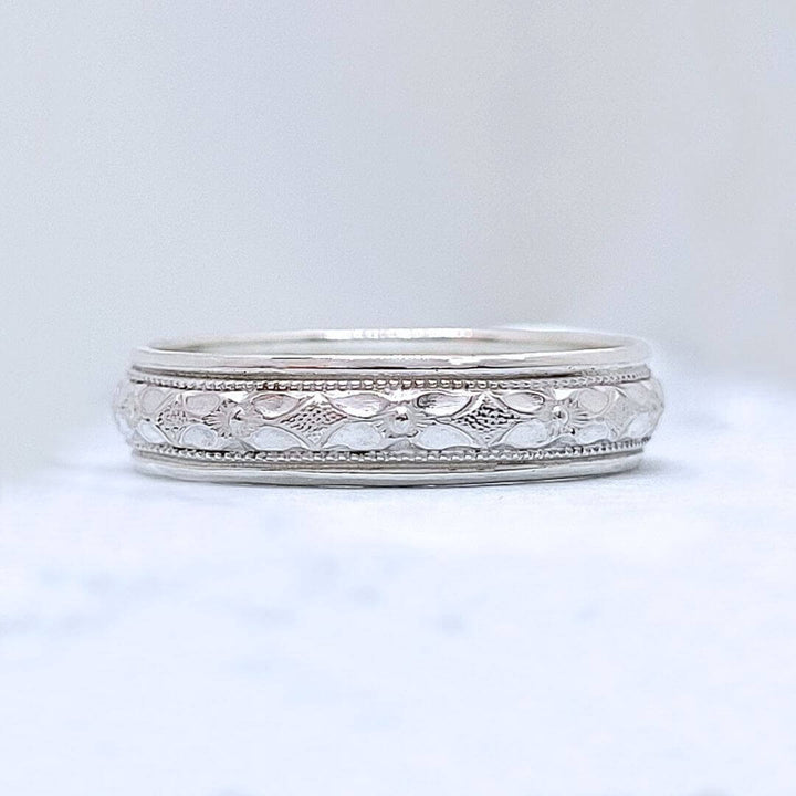 detail of Edwardian-inspired classic women&