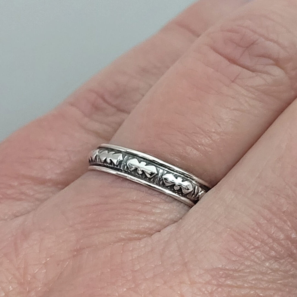 sterling silver bow tie band ring