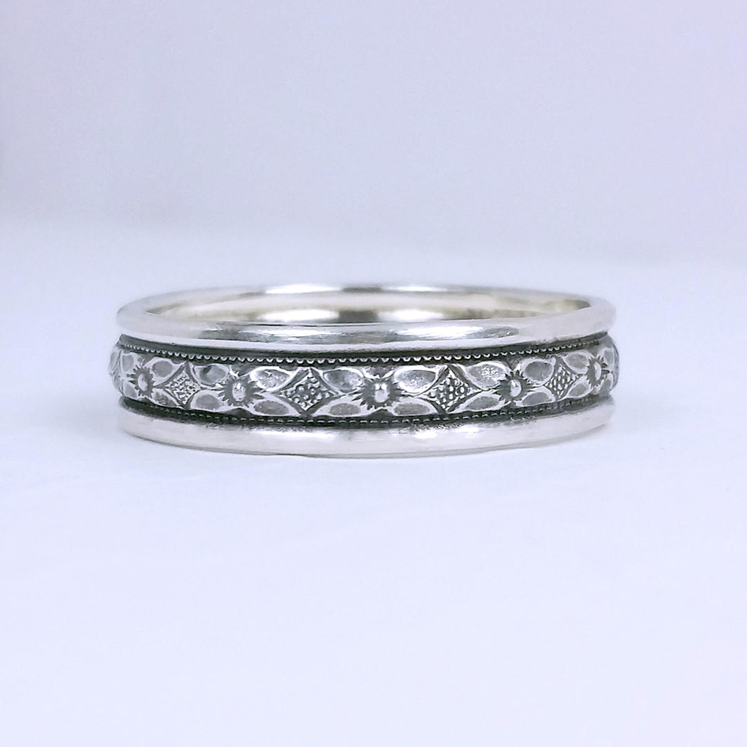 Edwardian-inspired vintage style men's sterling silver wedding band