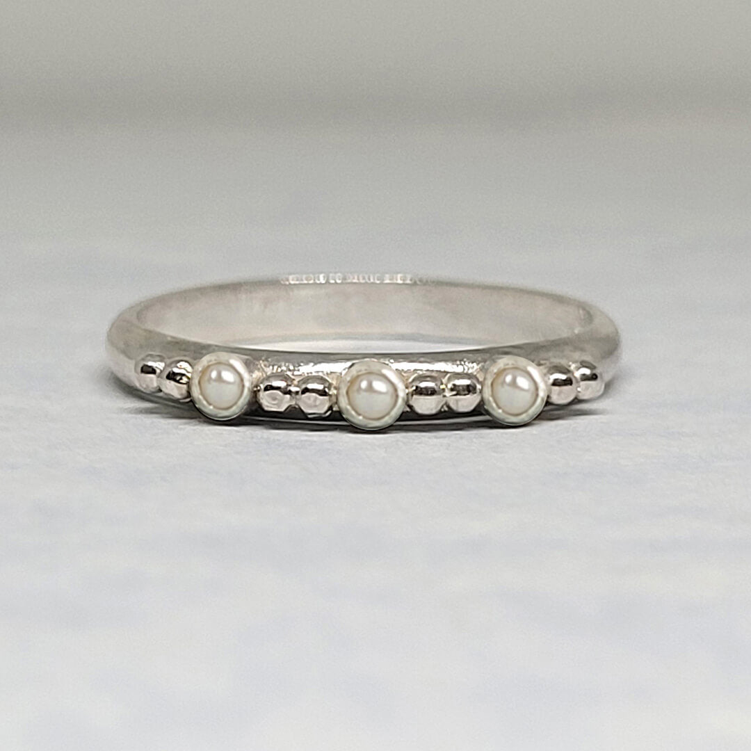 Pearl band ring in sterling silver