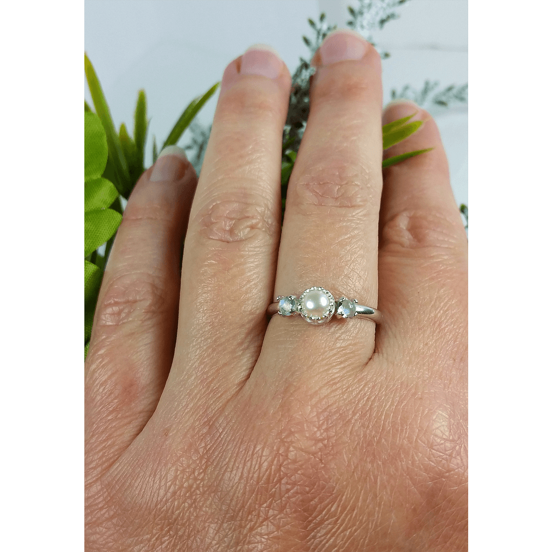 Pearl and moonstone ring in sterling silver