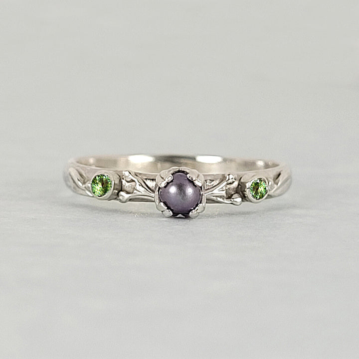 Poison Berry Gray Pearl Ring with Peridot in Sterling Silver