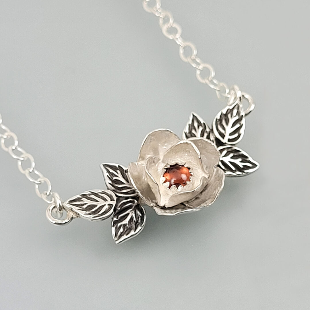 Rose Necklace with Garnet in Sterling Silver