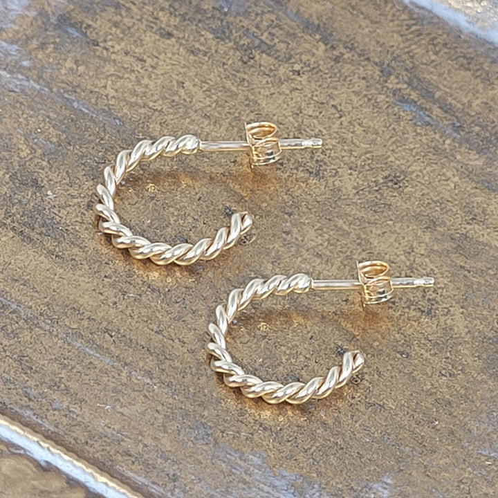 Small Twisted Hoop Earrings in 14kt Gold