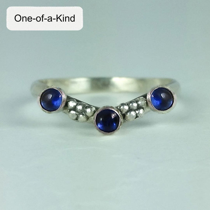 Three stone curved band ring with kyanite