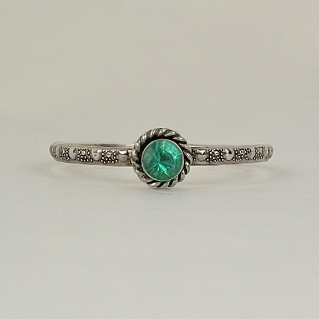 Vintage Style Emerald May Birthstone Ring in Sterling Silver