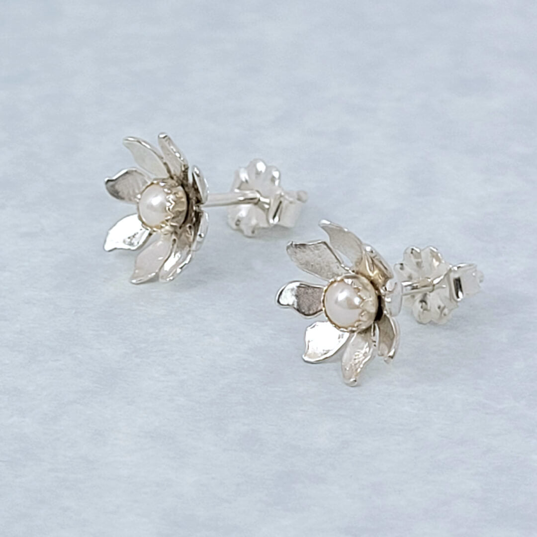 Flower Stud Earrings with Pearls in Sterling Silver