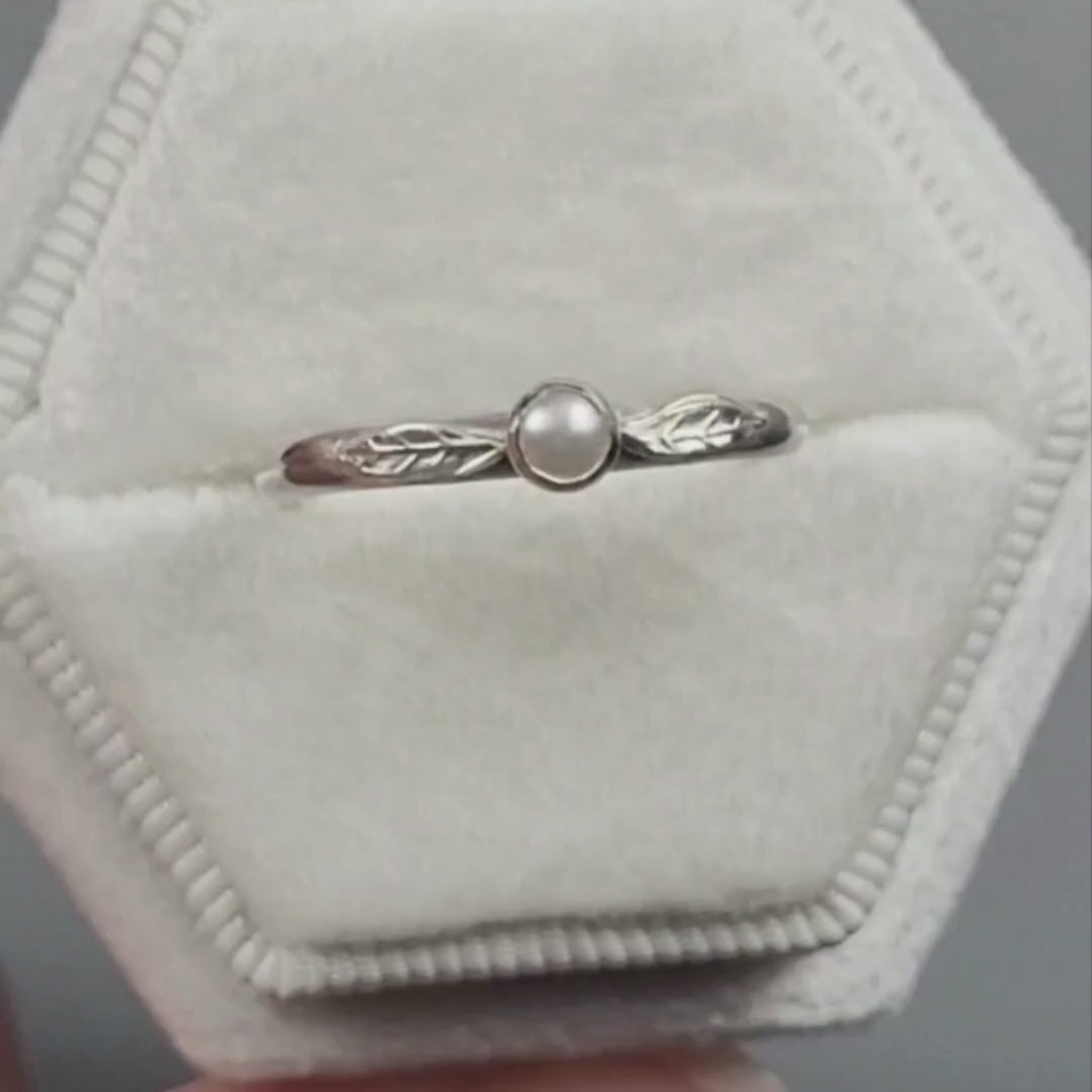 sterling silver pearl ring with leaves