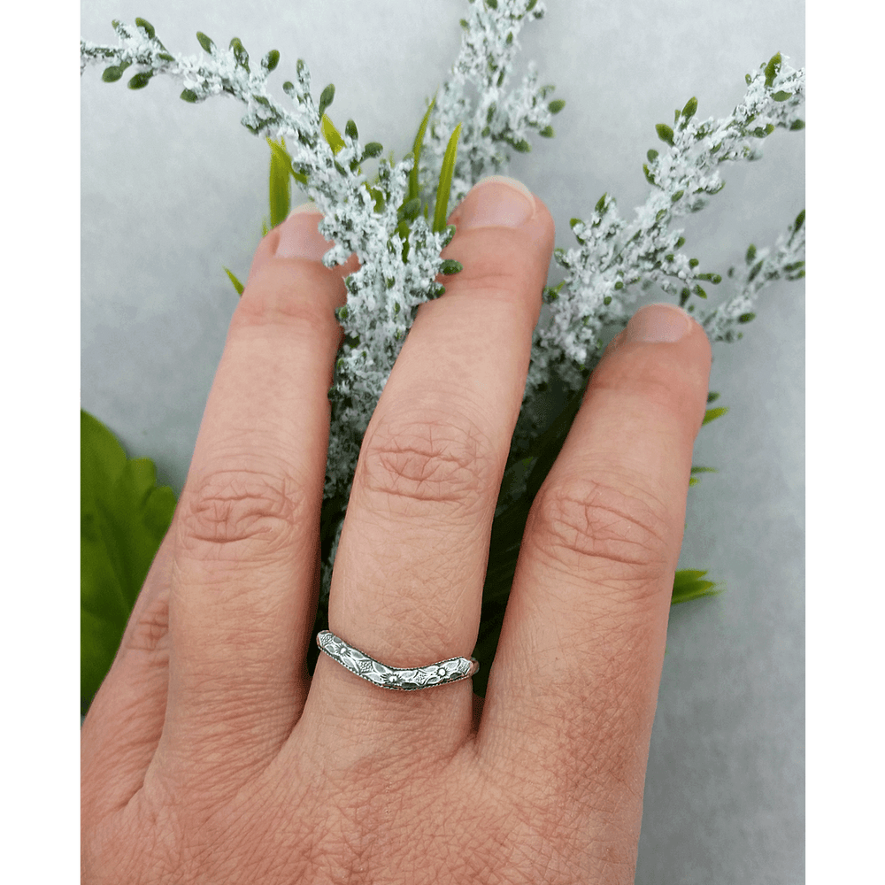 Edwardian style floral curved wedding band