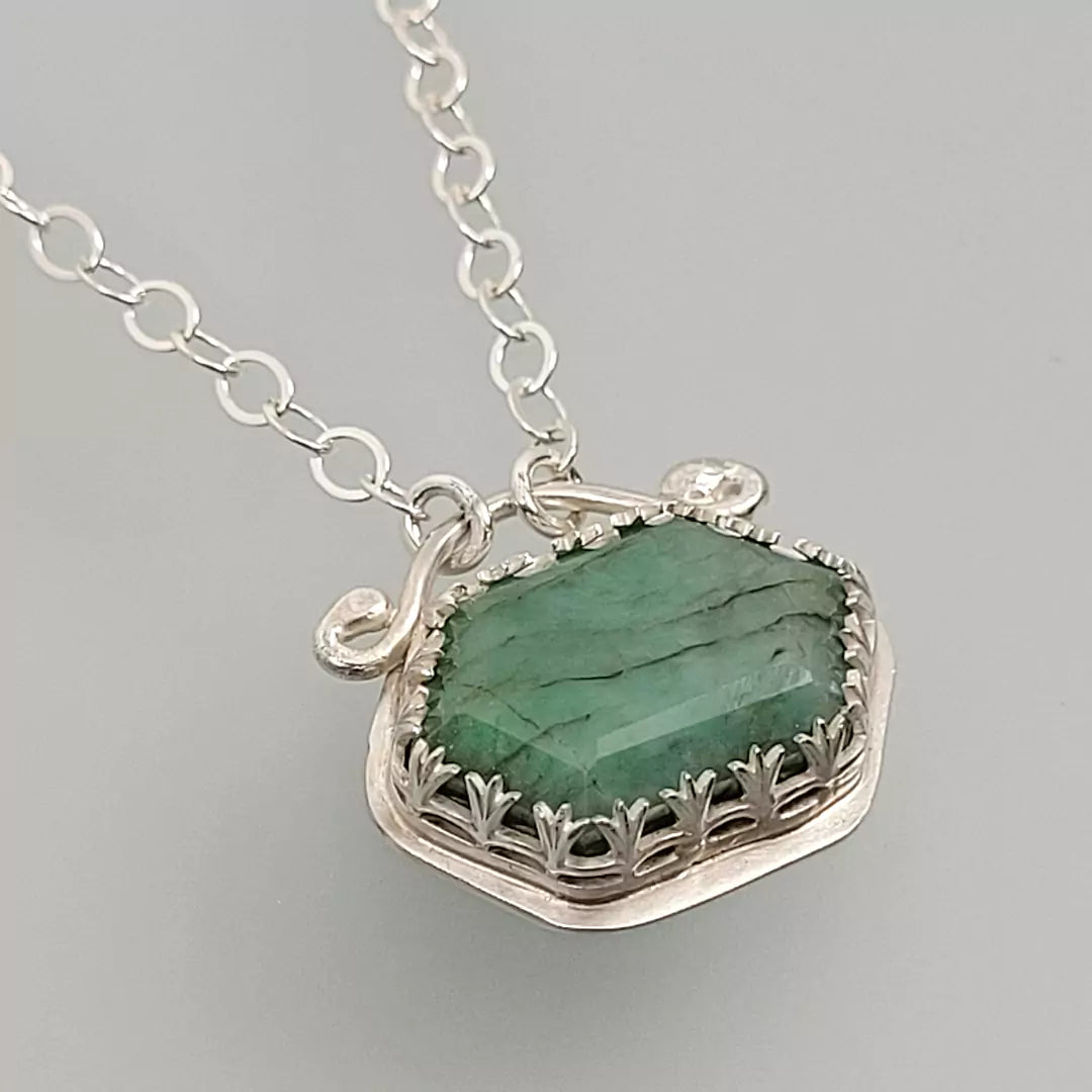 Vintage Style Hexagon-shaped Emerald Necklace in Sterling Silver