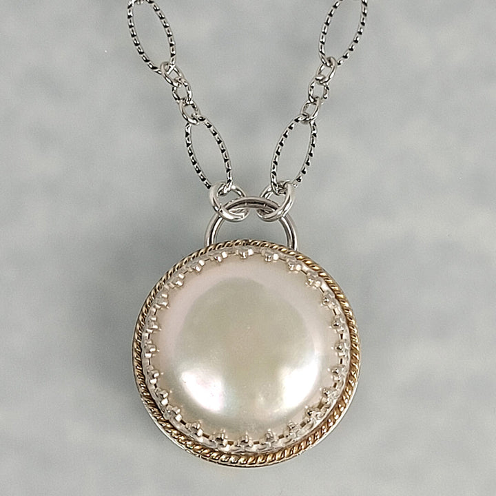 white coin pearl pendant necklace vintage style