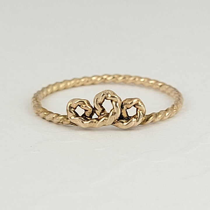 14kt gold tiara ring
